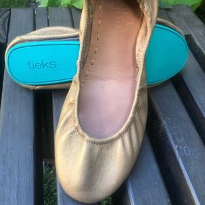 Tieks Ballet Flat Metallic Gold foldable